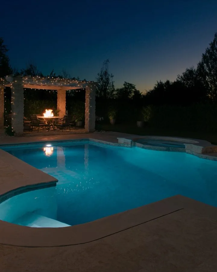 Luxury pool build level