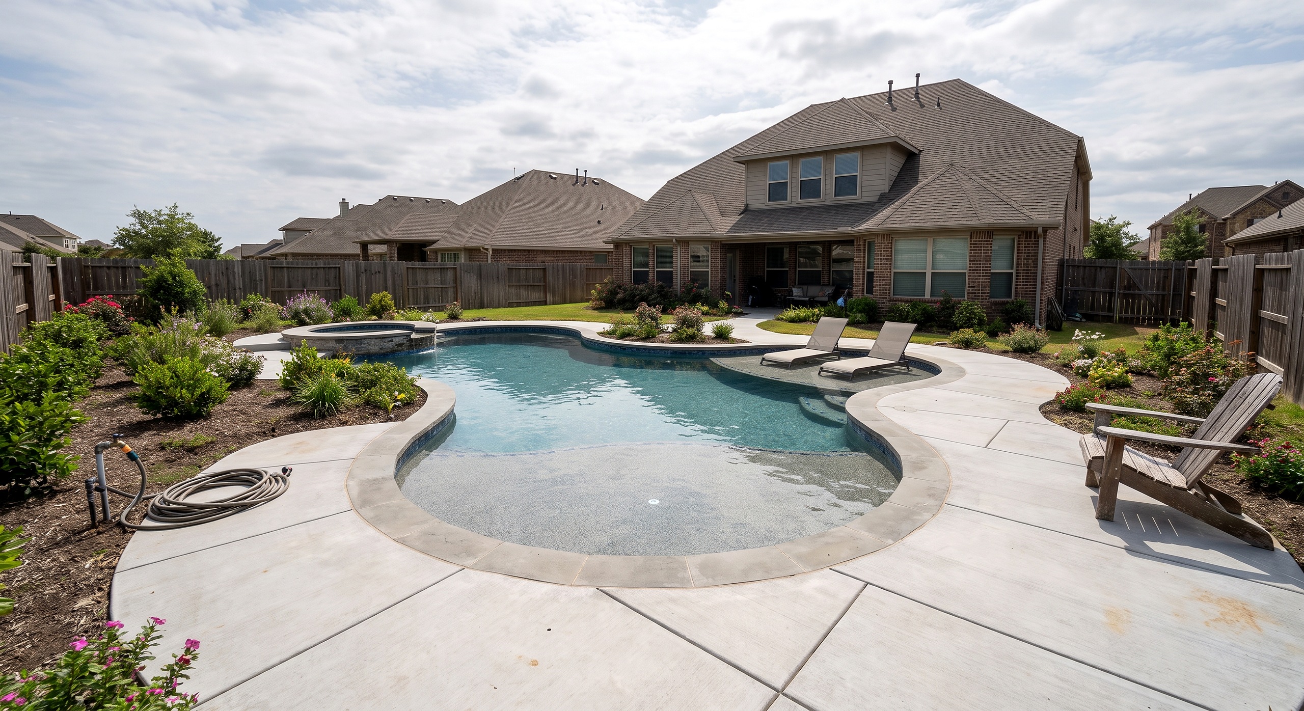 Pebble Bend, Lagoon pool