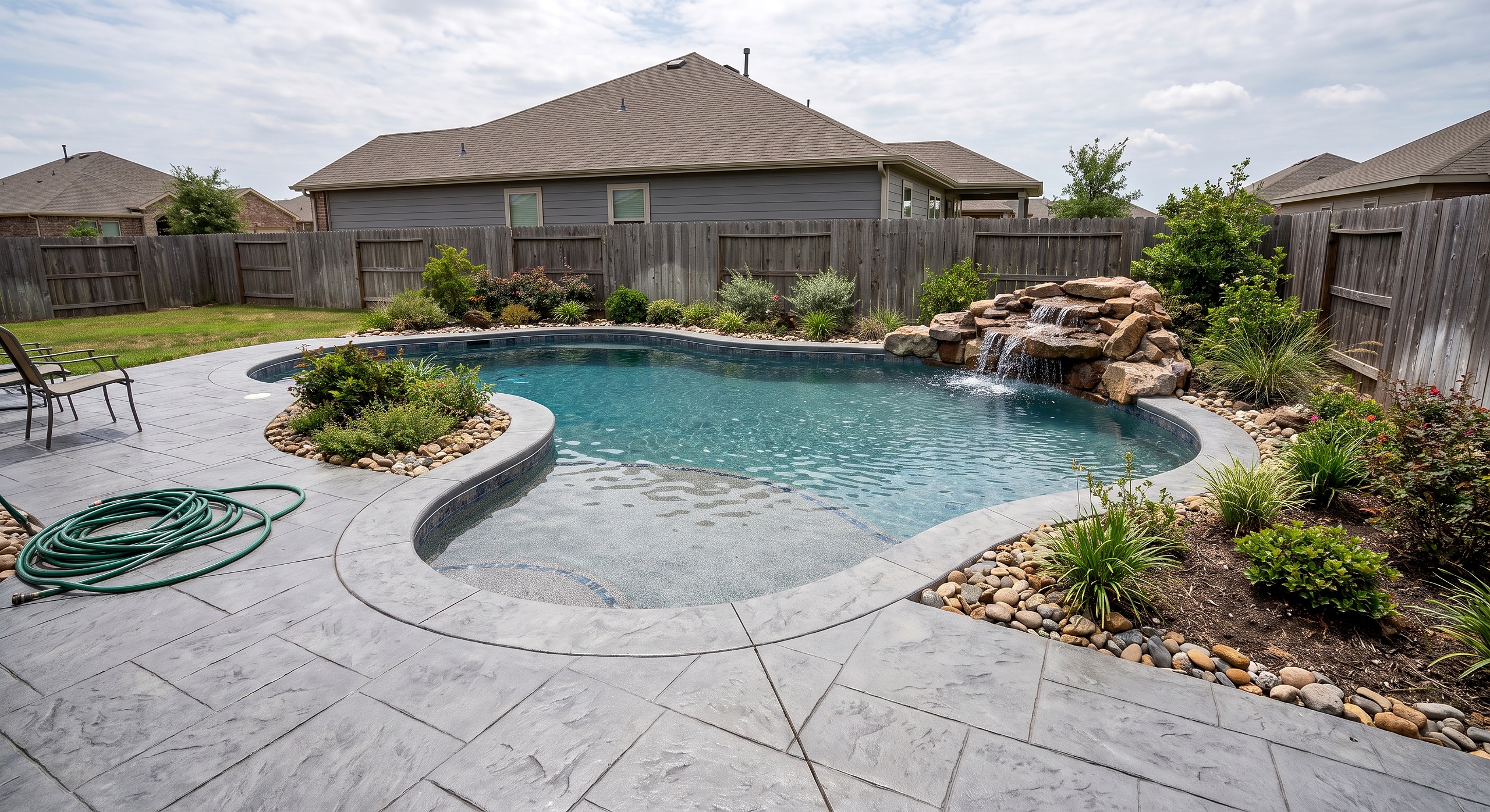 Lantern Haven, Freeform / Natural pool