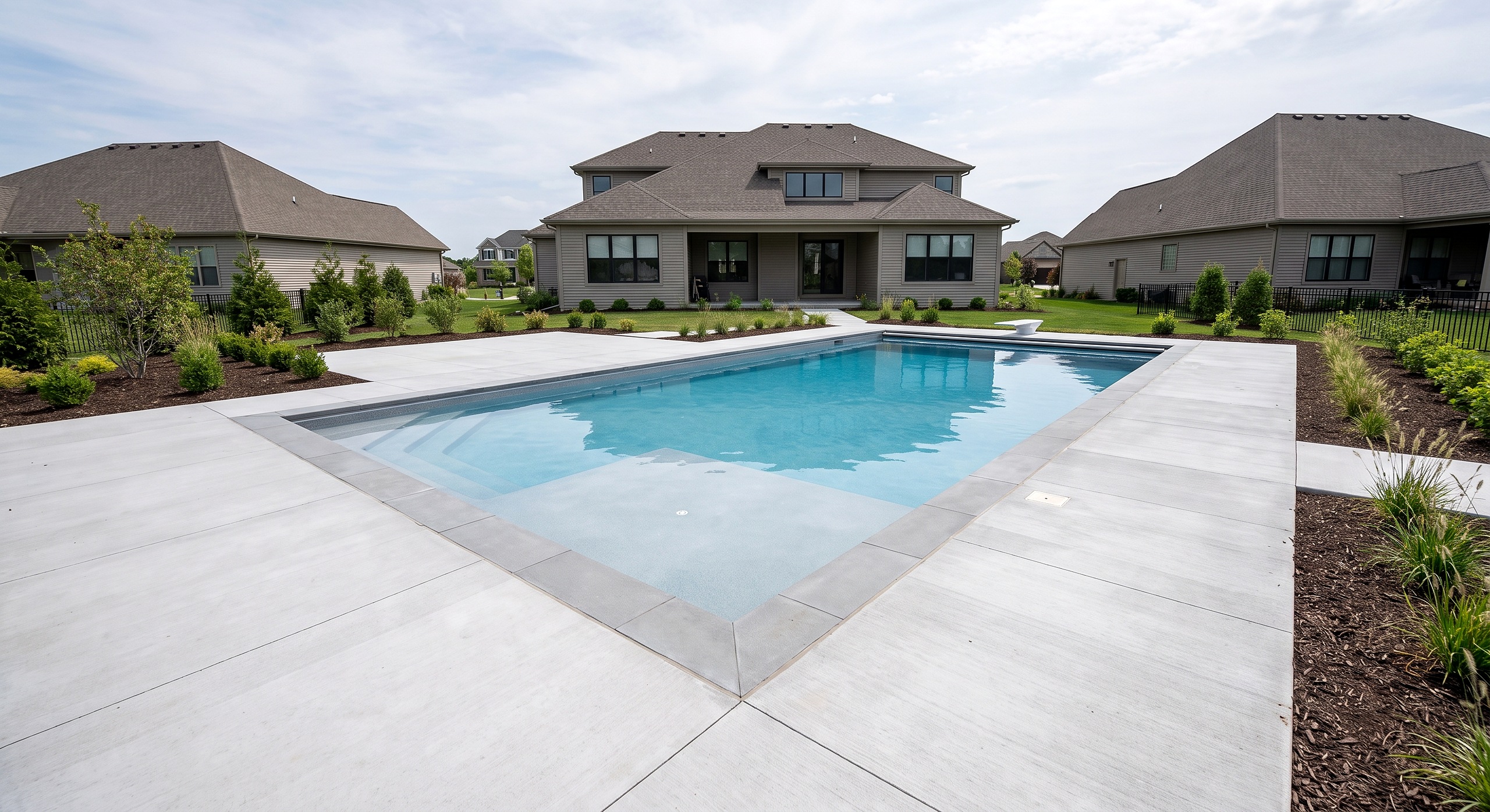 Pebble Walk, Geometric / Modern pool