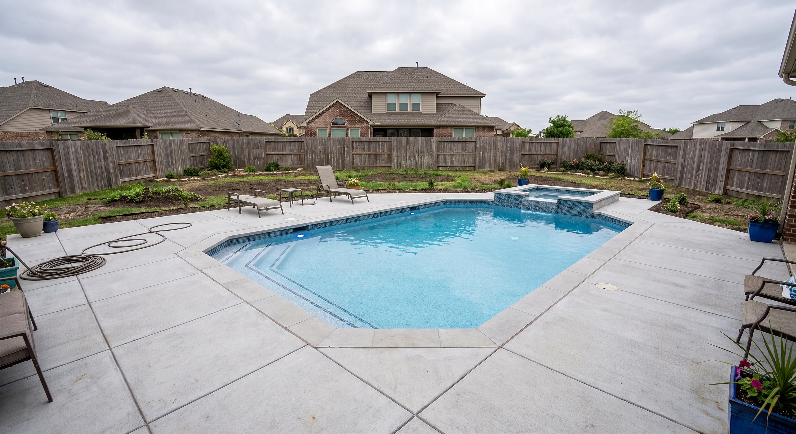 Linen Walk, Grecian / Classical pool