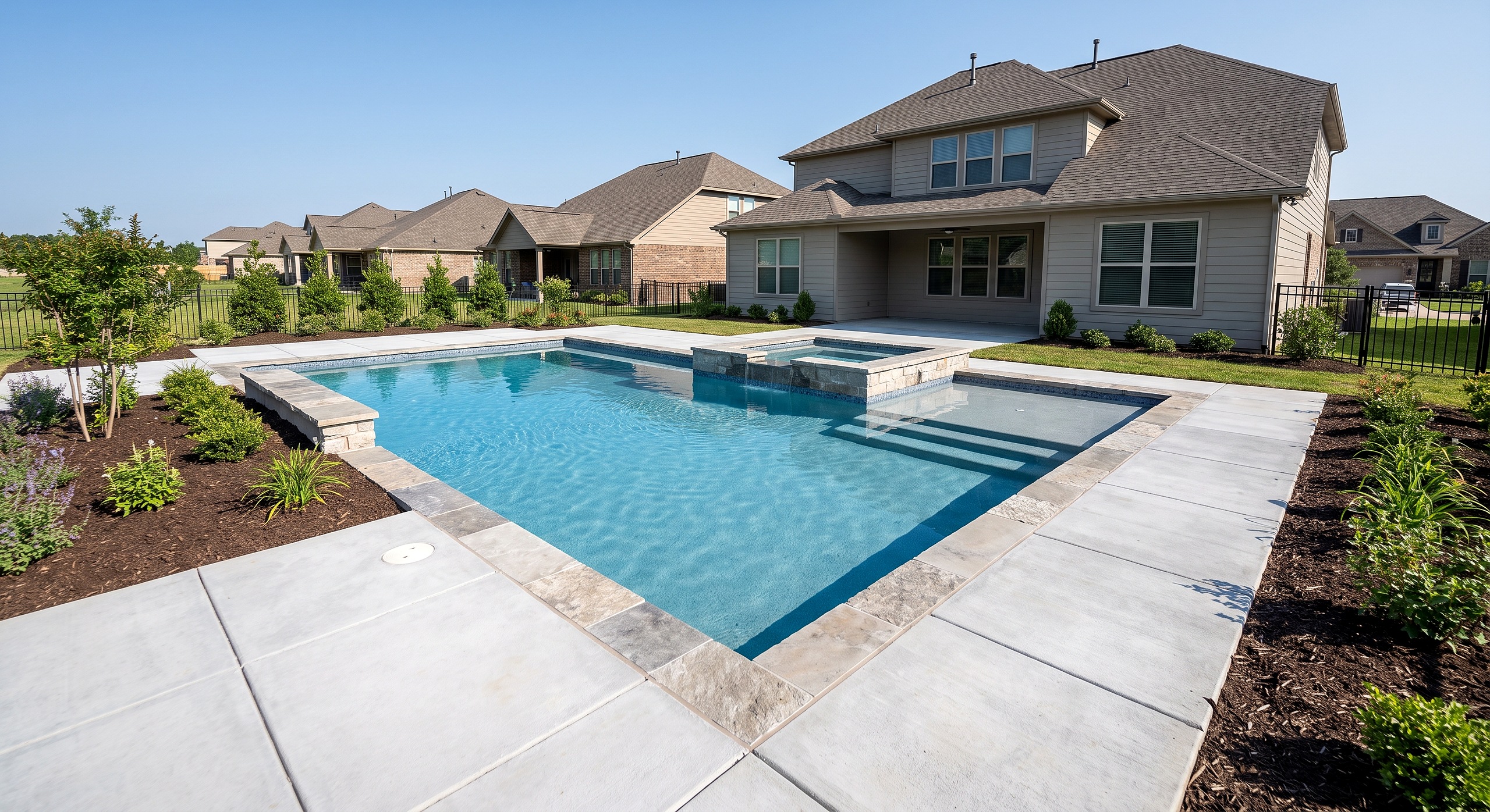 Pebble Yard, Cocktail pool