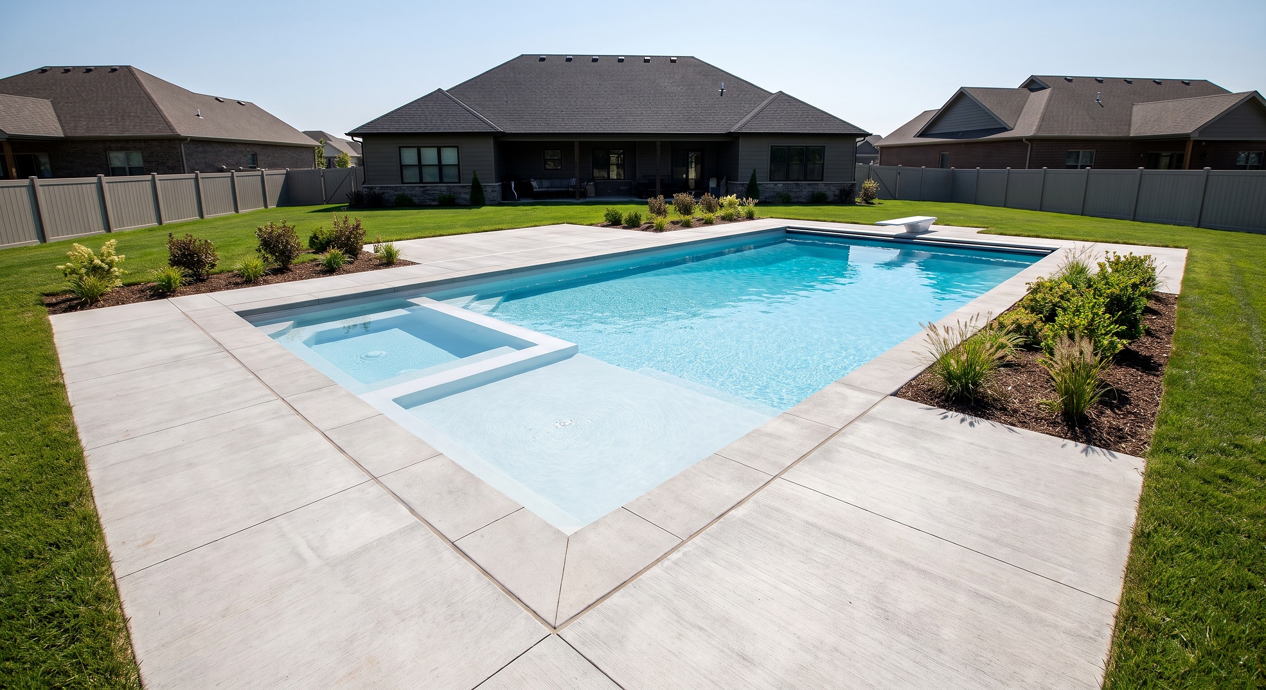Pebble Shelf, Geometric / Modern pool