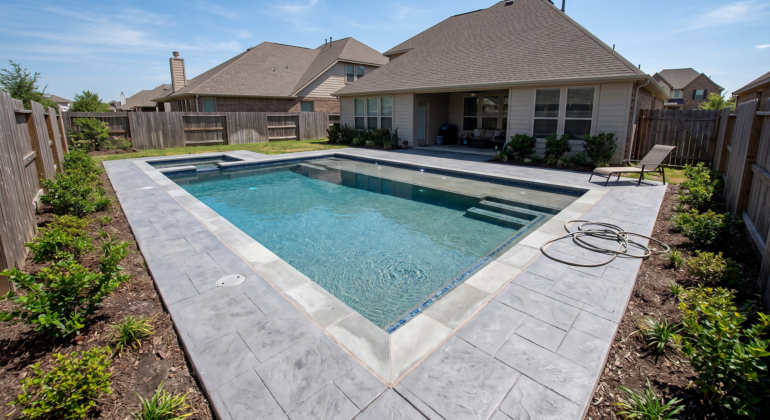 Lantern Ridge, Cocktail pool