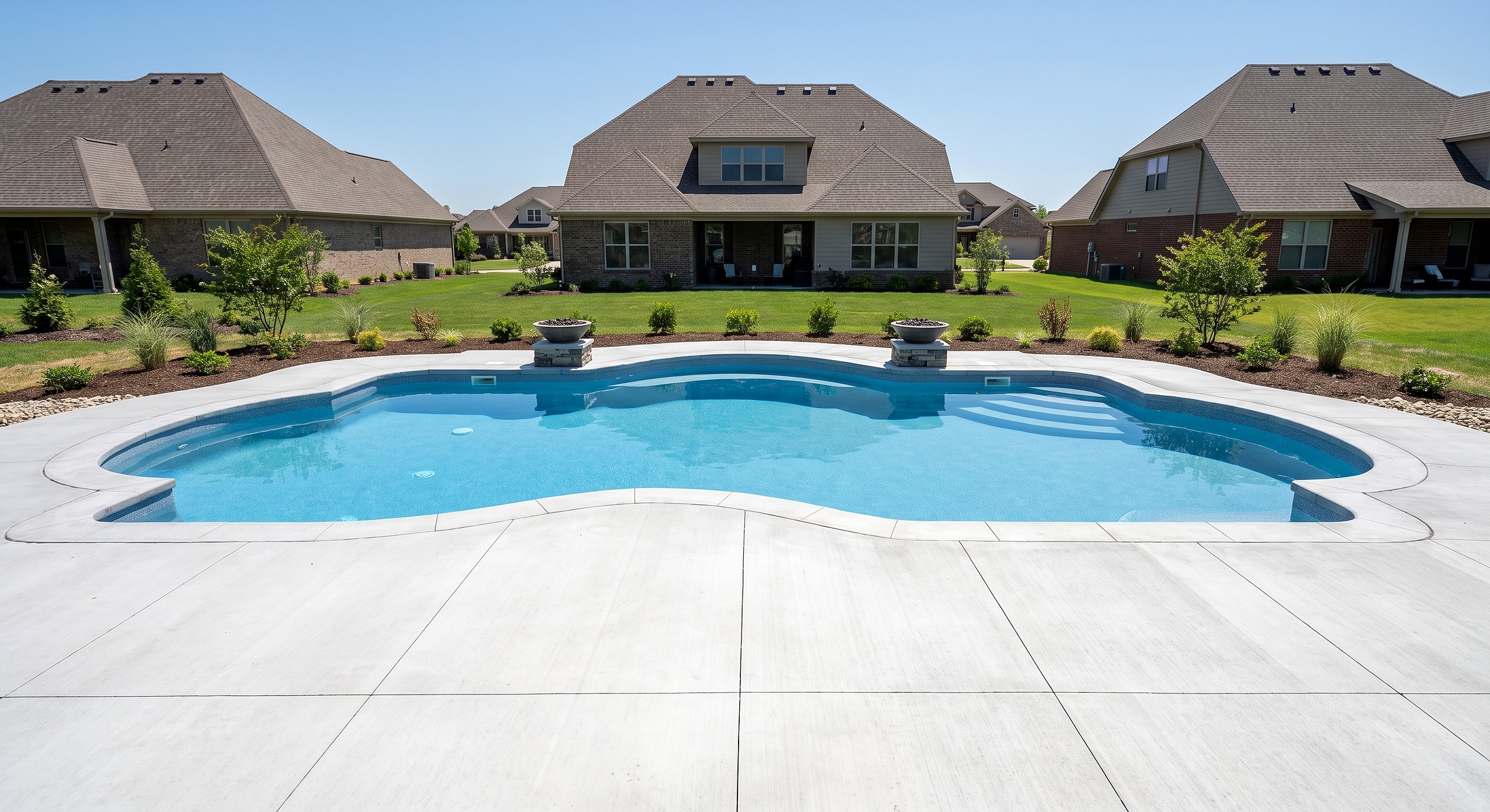 Pebble Point, Freeform / Natural pool