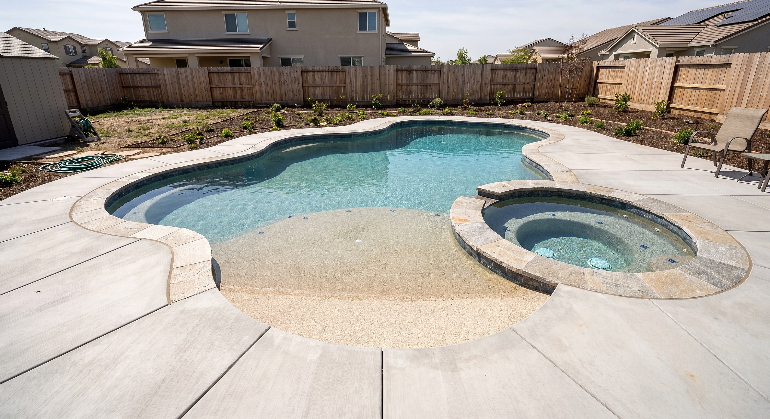 Drift Glen, Freeform / Natural pool